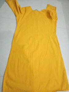 Avaasa Mustard Printed Kurti - Size M