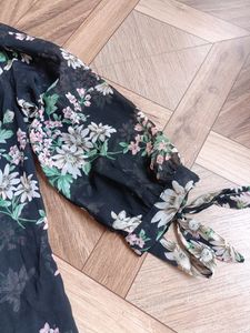 Black Top Flower Printed With Matching Scrunchie