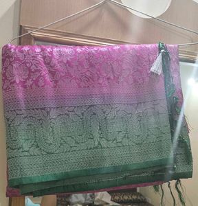 Elegant Silk Saree with Intricate Weave