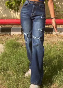 Distressed straight-Leg Blue Jeans