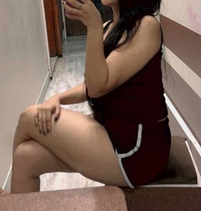 Cute Maroon Lounge Set