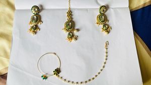 Exquisite Kundan Pearl Necklace Set