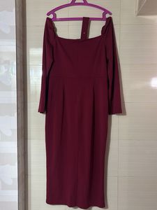 Chic Burgundy Bodycon Dress with belt.