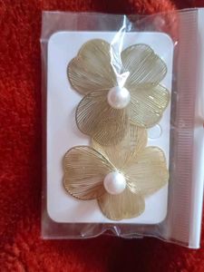 Elegant Gold Tone Pearl &amp; Crystal Earrings