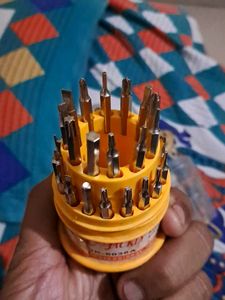 Screwdriver Set with Interchangeable Bits