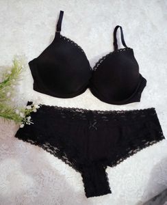 Beutiful Calvin Klein Lace Bra Panty