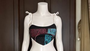 Buenos Aires Graphic Crop Top