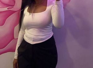 H &amp;M White Square Neck Long Sleeve Top