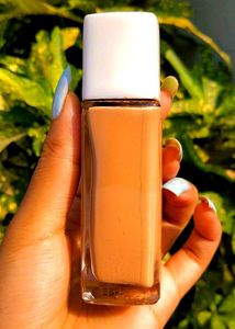 🎉OFFER‼️Revlon Nearly Naked Foundation ‼️