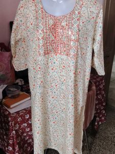 Elegant Floral Print Kurta with Embroidery