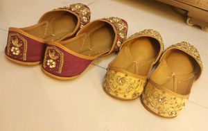 punjabi jutti set of 2 pairs