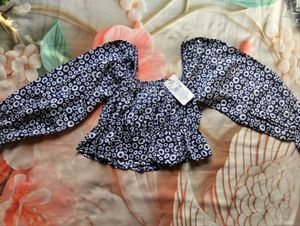 Chic Black &amp; White Circle Print Crop Top