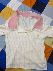 Cute Cream Textured tshirt with Pink Collar
