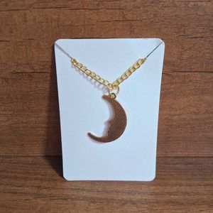 🌜 | Celestial Crescent Moon Necklace