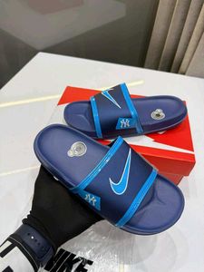 Nike flip flops