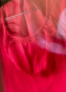 Chic Red Long Sleeve Cropped Top