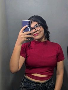 Chic Maroon Cropped Top