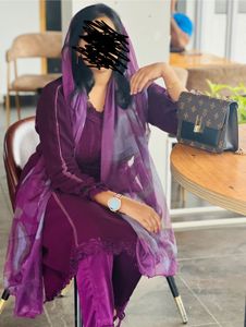 Elegant Purple Embroidered Kurta