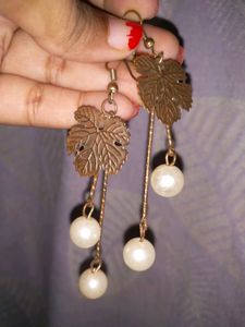 Golden   leaf earring