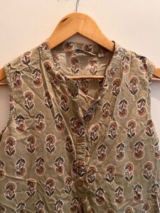 Stylish Printed Sleeveless Kurta