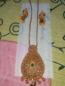 Elegant Necklace and Earring Set