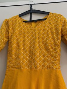 Elegant Yellow Ethnic Gown