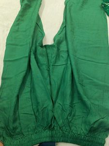 Elegant Green Bandhani Wrap Dress