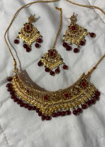 Unused Exquisite Gold Kundan Necklace Set with Ear