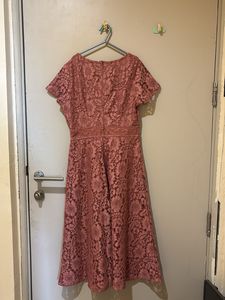 Elegant Lace Midi Dress