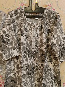 🇳🇿💫🎀Elegant Grey Floral Print Kurta Set