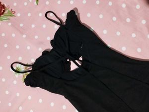 Chic Black Ruffled One-Piece Swimsuit