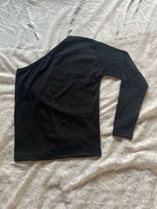 Black One-Shoulder Long Sleeve Top