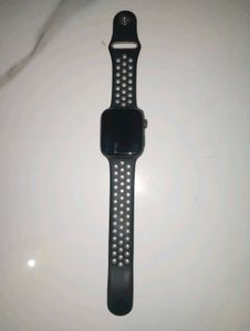 Smart Watch only need repairing  don't have Charge