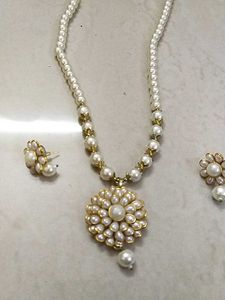 Beautiful Pearl Set With Earrings