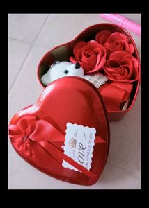 Heart Shape Tin Cute Box For Gift And Showpiece
