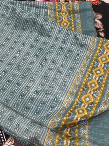 Beautiful Floral Print dupattas  🧣 …….COMBO OF 2�