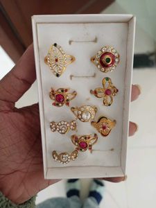 Set of 8 Gold-Plated Rings