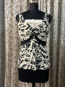 Stylish Black &amp; White Leaf Print Top