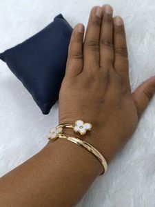 Elegant Clover Bangle Bracelet