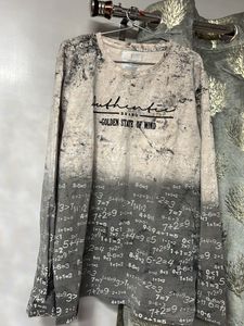 Authentic Graphic Print t shirt