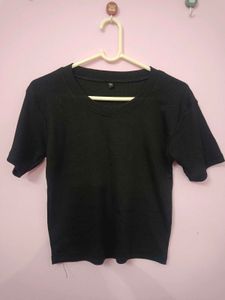 Classic Black Cropped T-Shirt