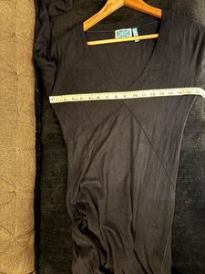 Chic Black Long-Sleeve V-Neck Dress