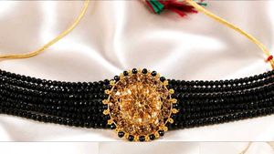 🖤 Traditional Black Beads Choker Necklace | Elega
