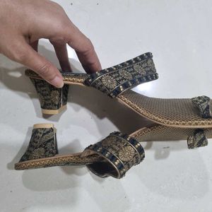 Mochi Embellished Toe Ring Sandals
