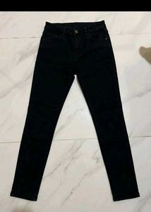 Classic Black Skinny Jeans