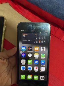 Apple iPhone 8+
