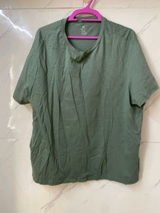 H&M Regular Fit Tshirt - XXL (worn once)