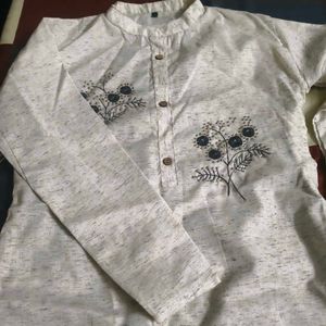 Elegant White Embroidered Kurta