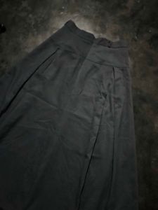 grey pleated skirt🩶