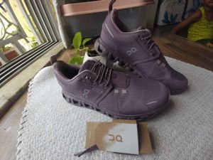 ON Cloud Waterproof Running Shoes